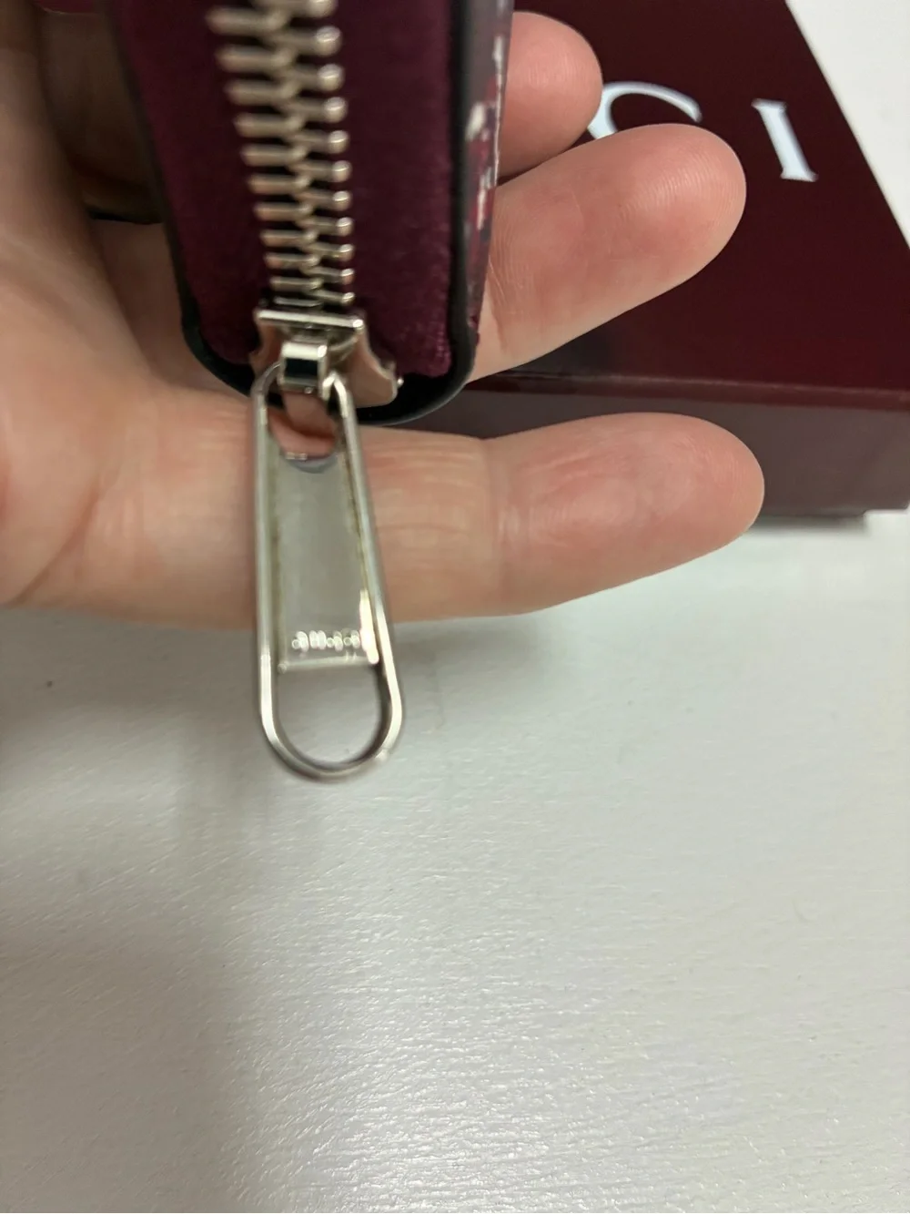 Gucci NWT Burgundy GG Monogram Zip Wallet with Navy and White Accents - Picture 9 of 10